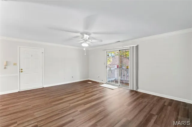 $300,000 | 117 East Clinton Place, Unit 7, Kirkwood, MO 63122