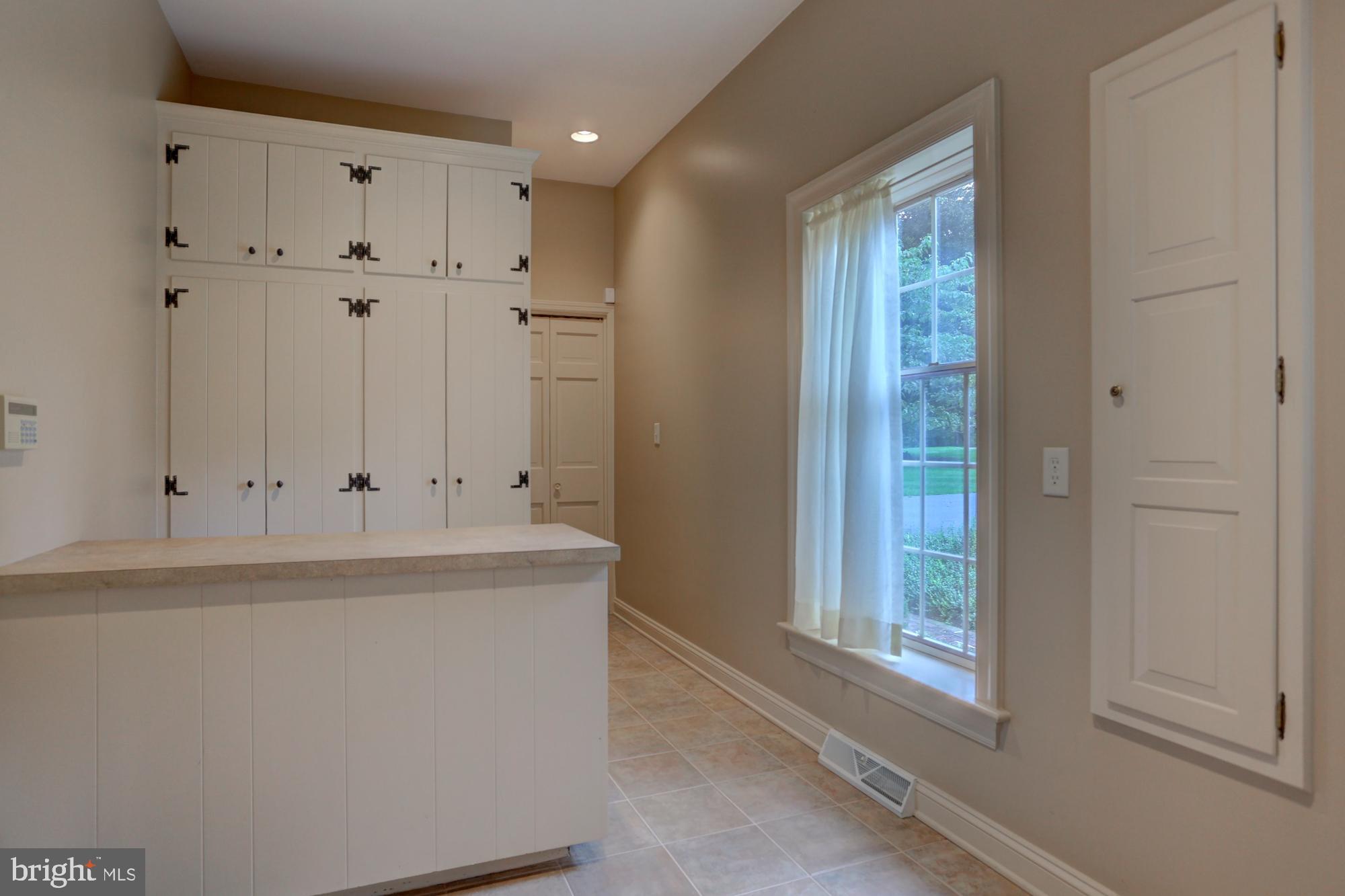 2601 Old Orchard Road Lancaster, PA 17601 - Photo 38 of 59 Mud room