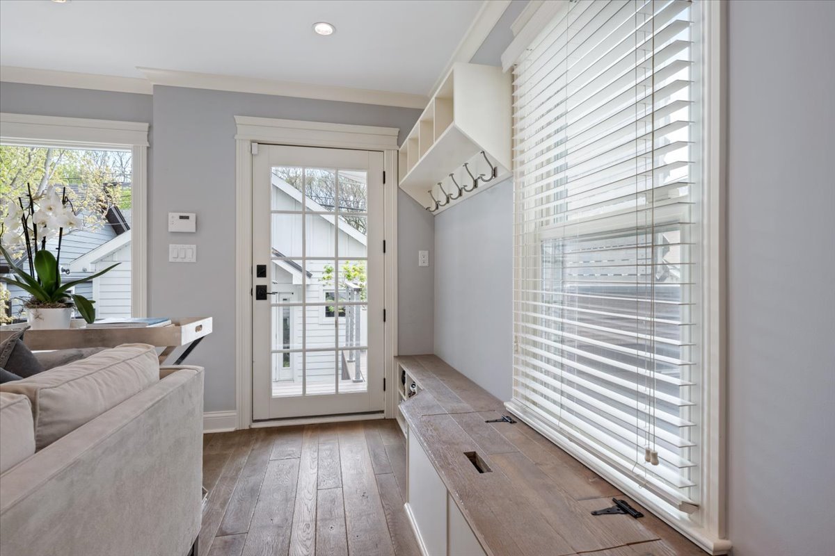 1019 West George Street Chicago, IL 60657 - Photo 9 of 43
