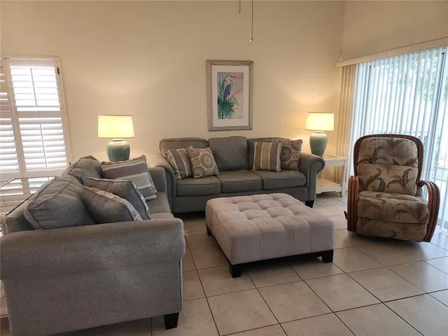 $2,000 | 6566 Fairway Gardens Drive, Bradenton, FL 34203