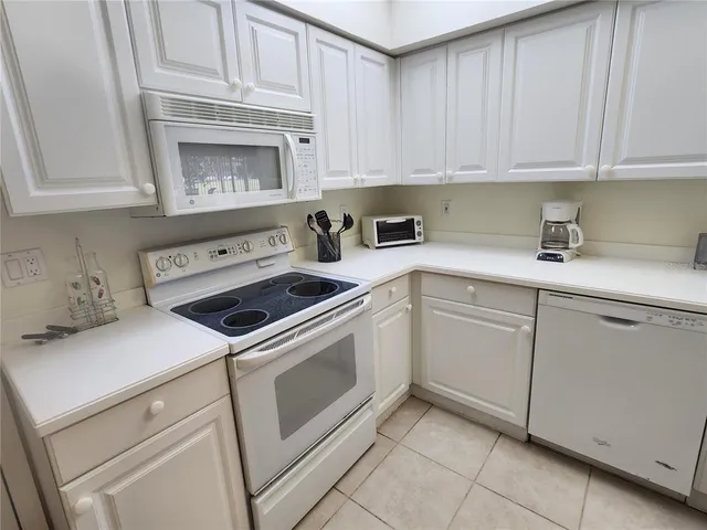 $2,000 | 6566 Fairway Gardens Drive, Bradenton, FL 34203