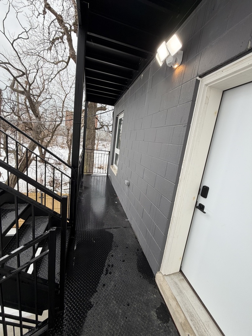 2622 West Adams Street, Unit 2 Chicago, IL 60612 - Photo 20 of 26 a view of entryway