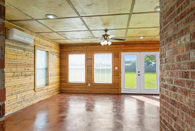 $289,500 | 2613 East Robinwood Drive, Lake Charles, LA 70611