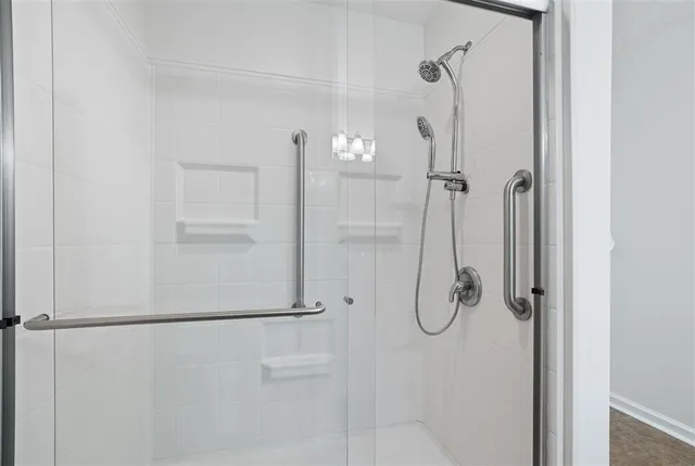 $289,500 | 2613 East Robinwood Drive, Lake Charles, LA 70611