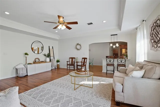 $289,500 | 2613 East Robinwood Drive, Lake Charles, LA 70611