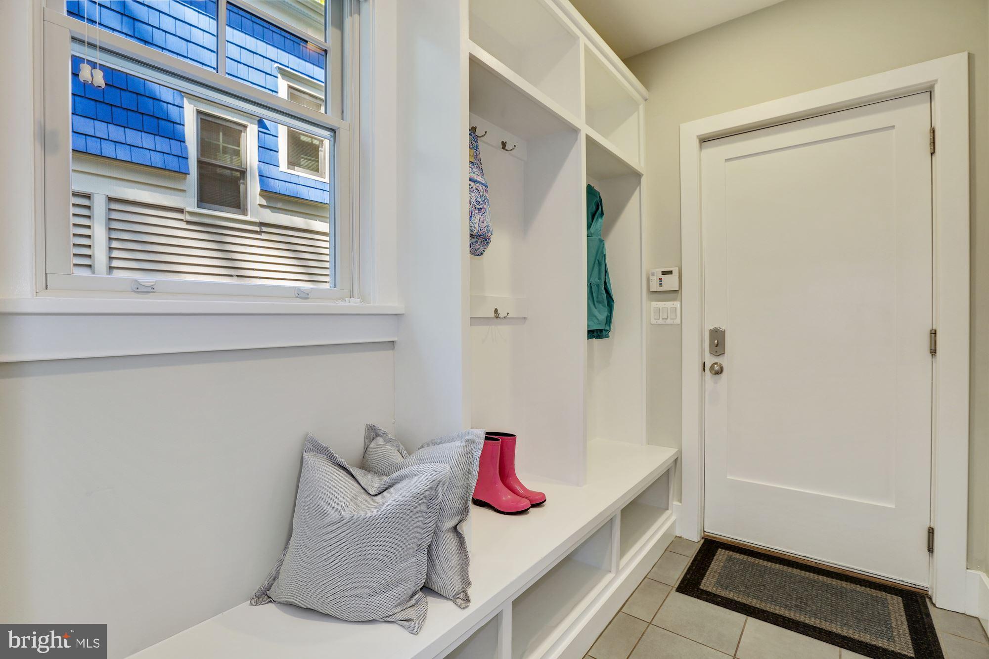 6208 Madawaska Road Bethesda, MD 20816 - Photo 11 of 38 Gallery Image 11