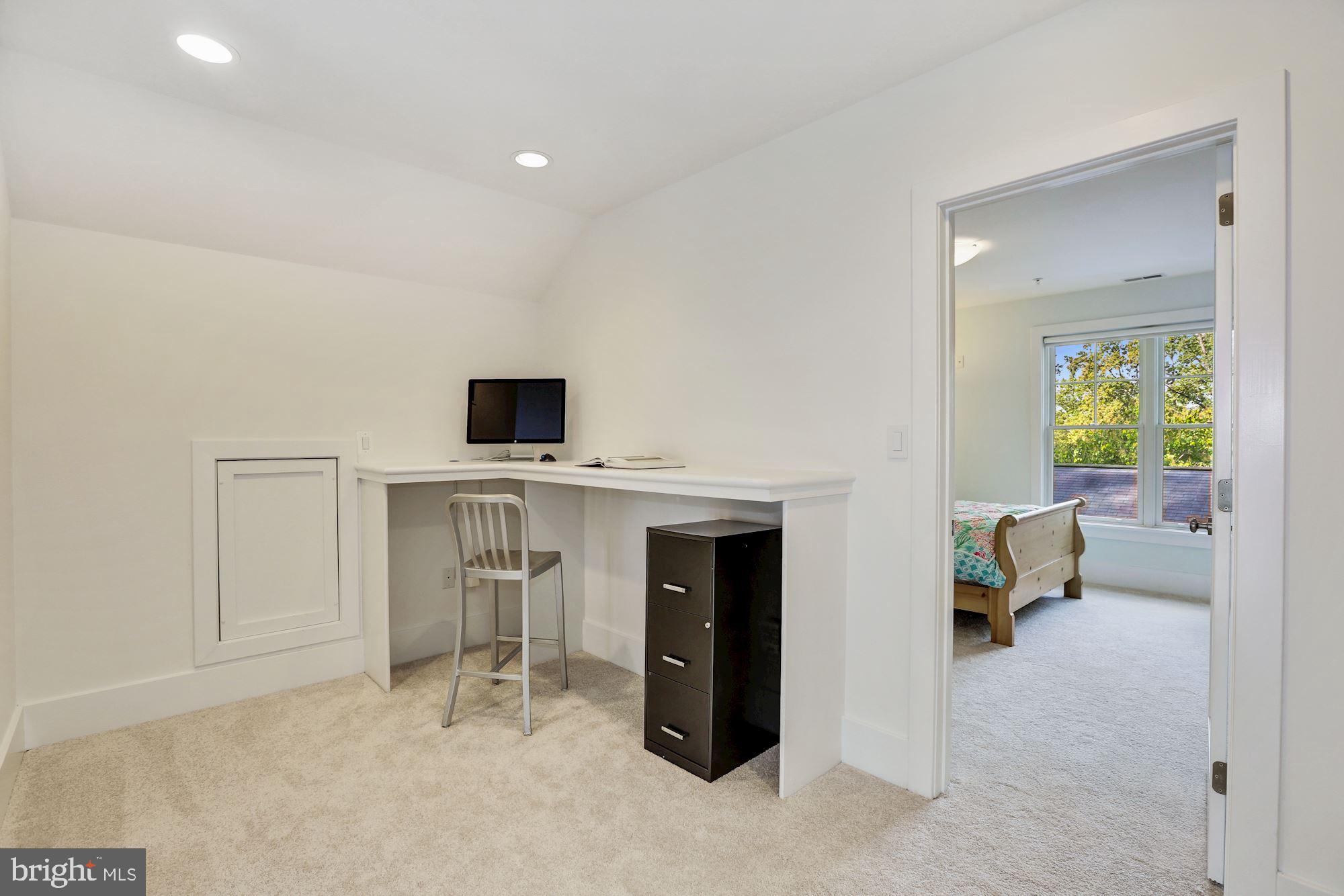 6208 Madawaska Road Bethesda, MD 20816 - Photo 29 of 38 Gallery Image 29