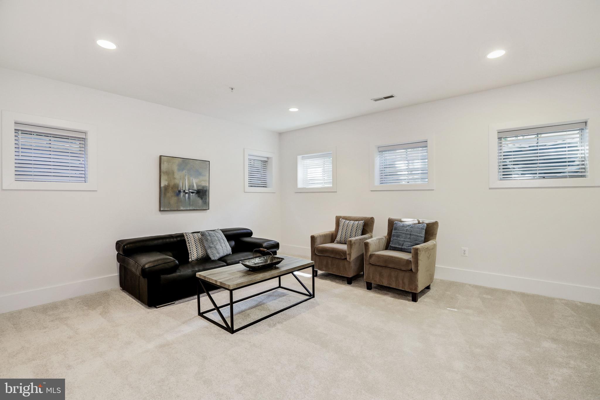 6208 Madawaska Road Bethesda, MD 20816 - Photo 32 of 38 Gallery Image 32