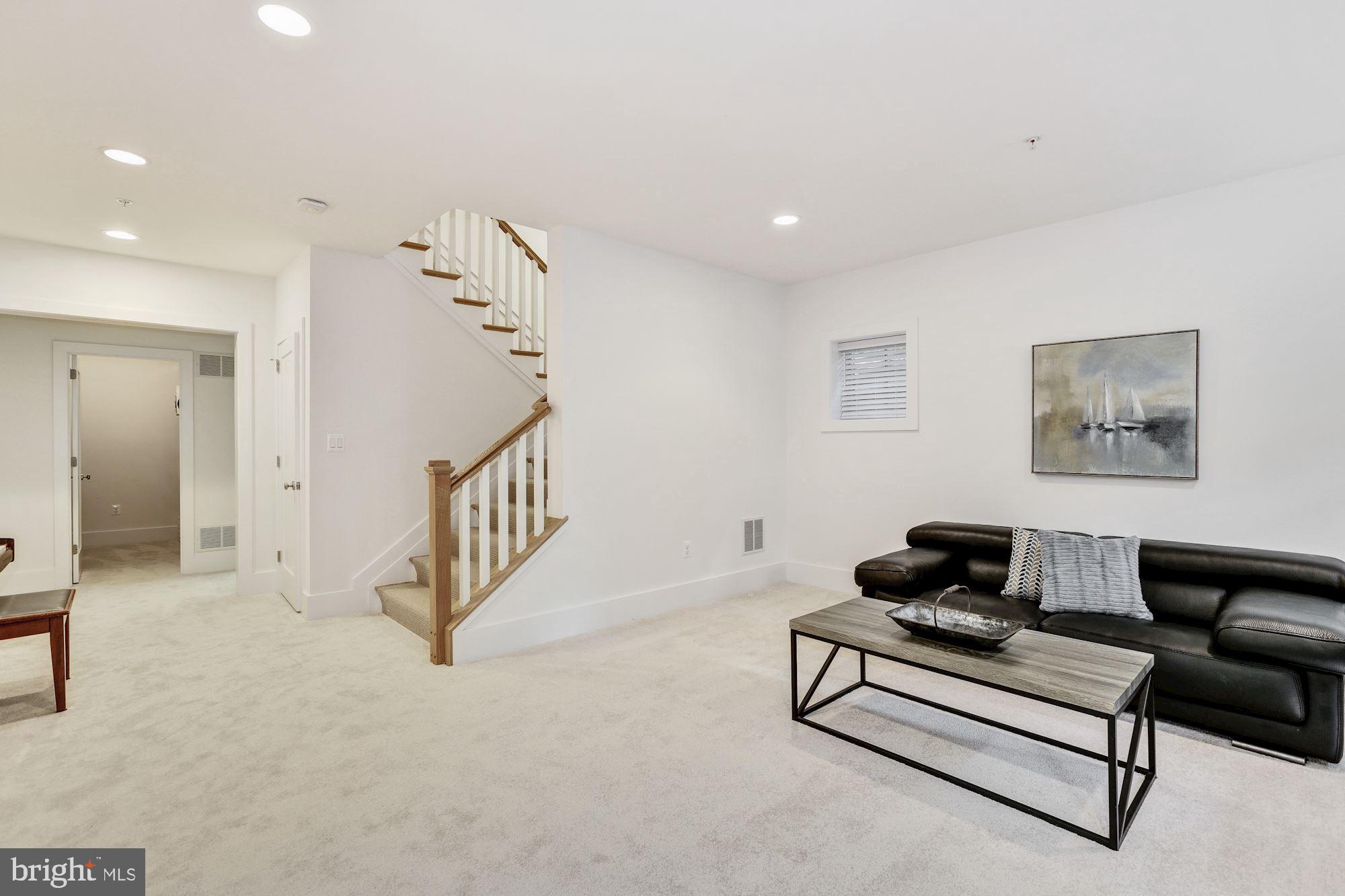 6208 Madawaska Road Bethesda, MD 20816 - Photo 33 of 38 Gallery Image 33