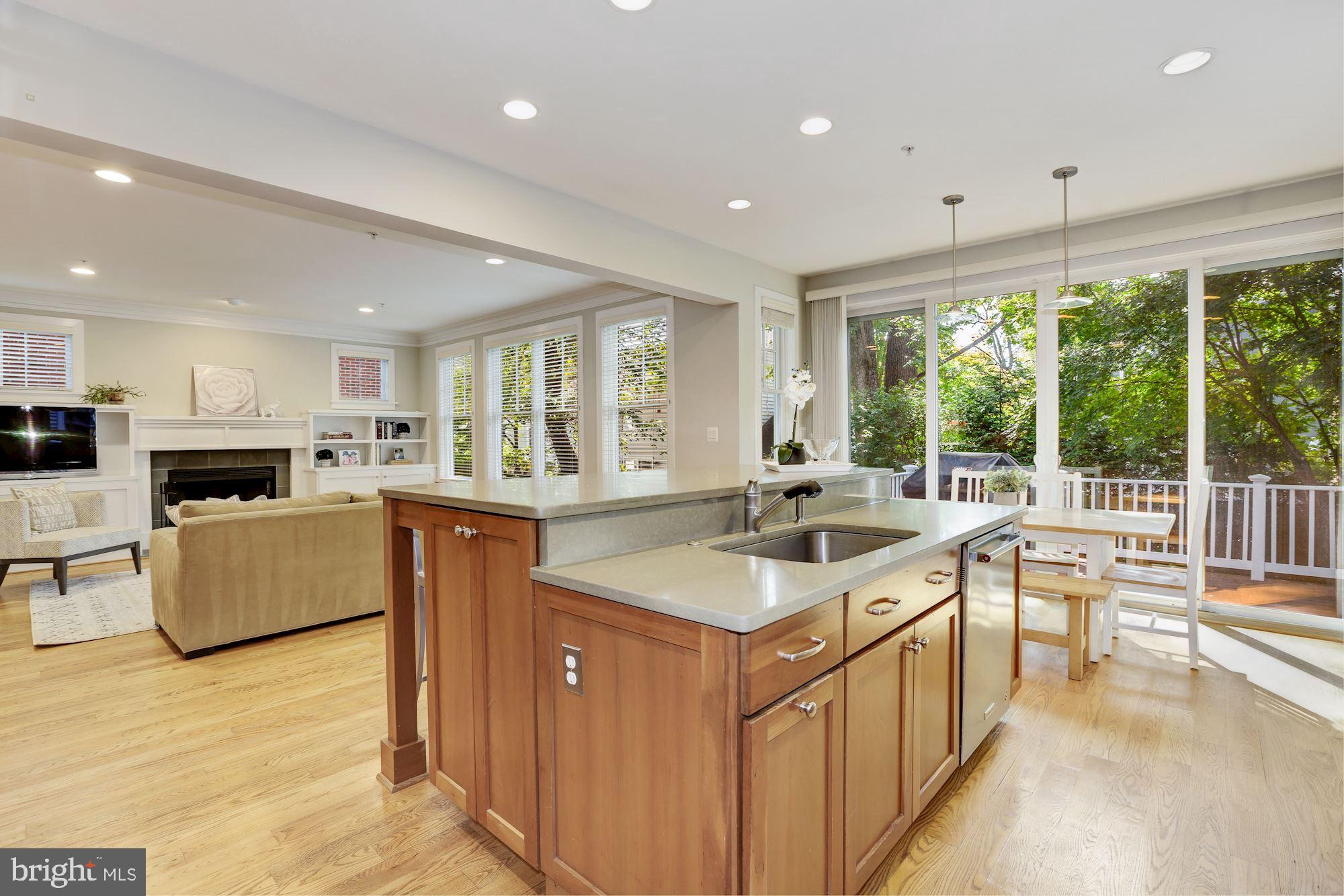 6208 Madawaska Road Bethesda, MD 20816 - Photo 8 of 38 Gallery Image 8