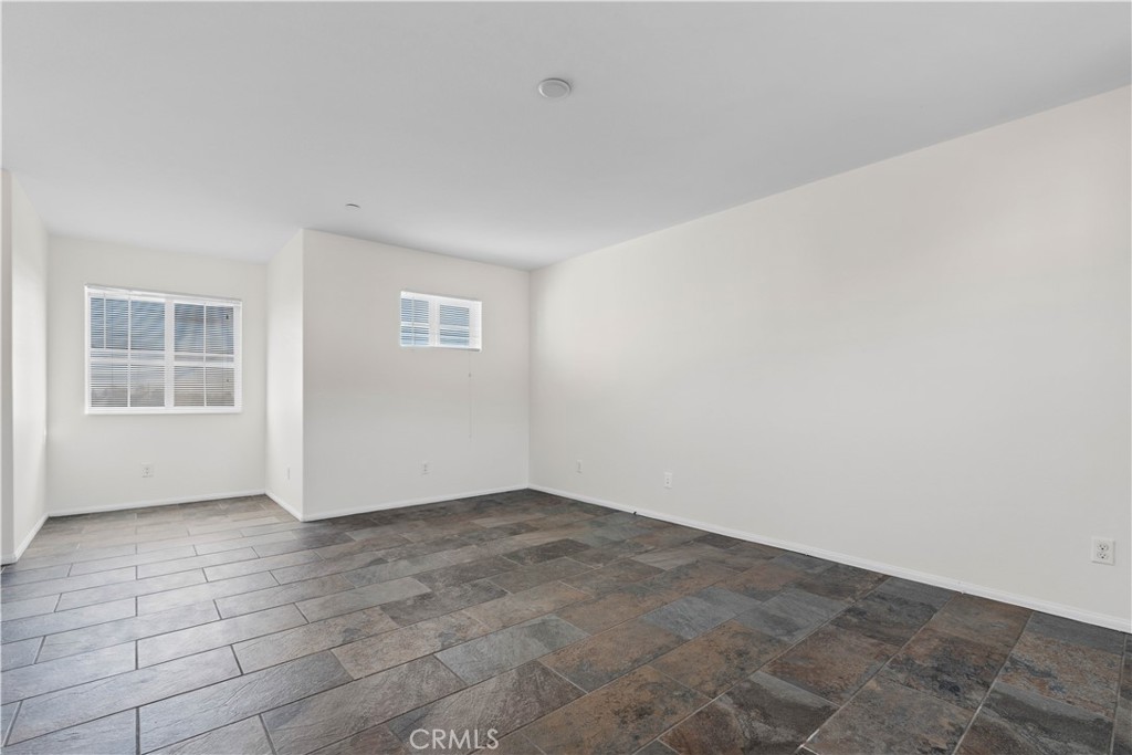8039 City View Place Rancho Cucamonga, CA 91730 - Photo 23 of 39 an empty room with windows