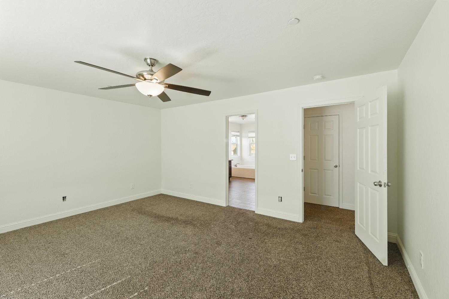 1732 Cleveland Street Selma, CA 93662 - Photo 7 of 24 a view of an empty room