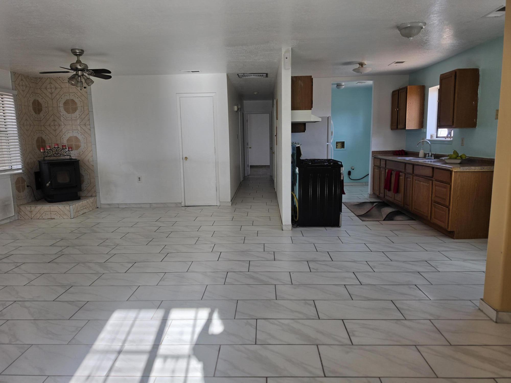5512 Cleo Road Southwest Albuquerque, NM 87121 - Photo 8 of 38 Gallery Image 8