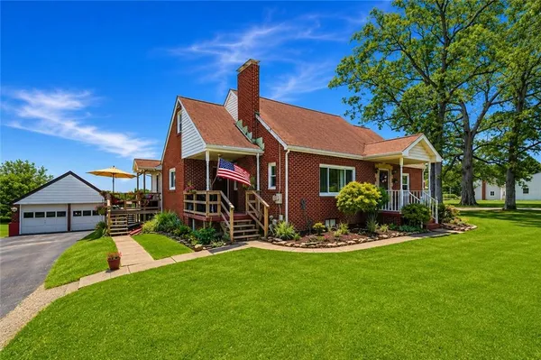 $369,900 | 812 Winfield Road, Cabot, PA 16023
