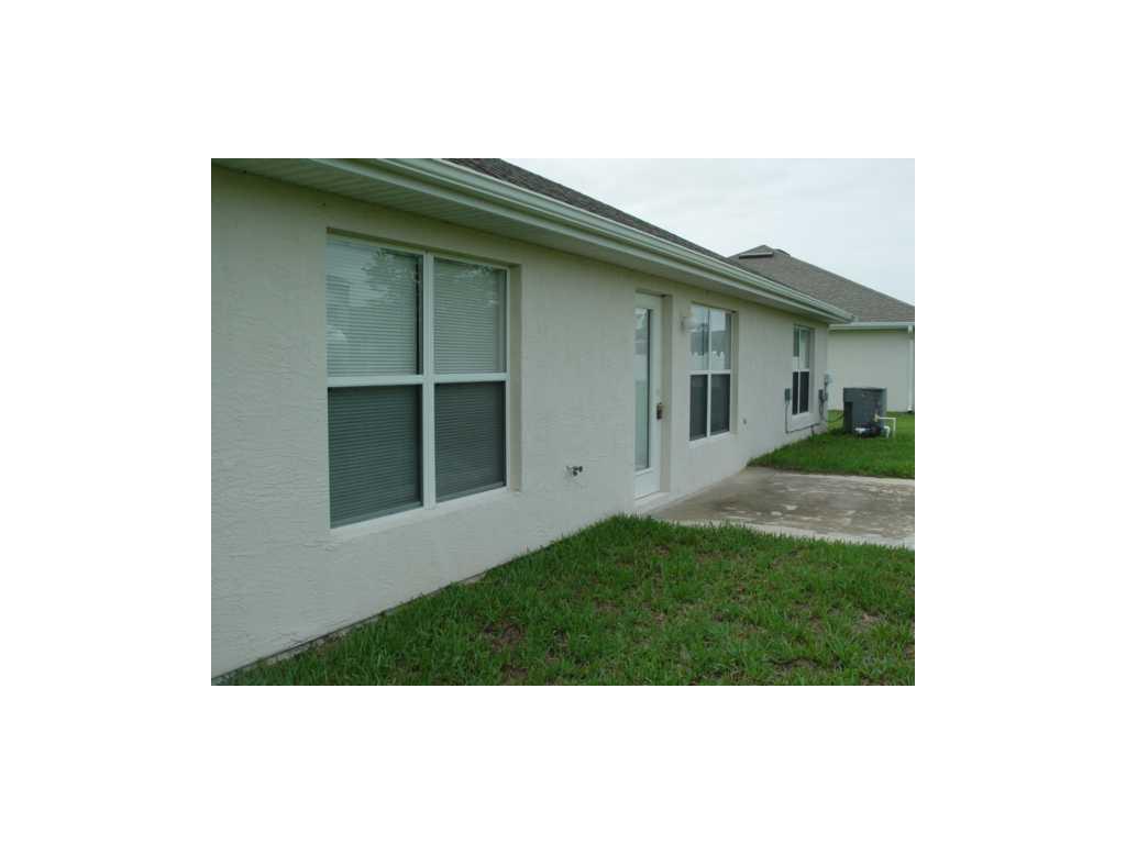 122 Drake Way Sebastian, FL 32958 - Photo 2 of 8 Gallery Image 2