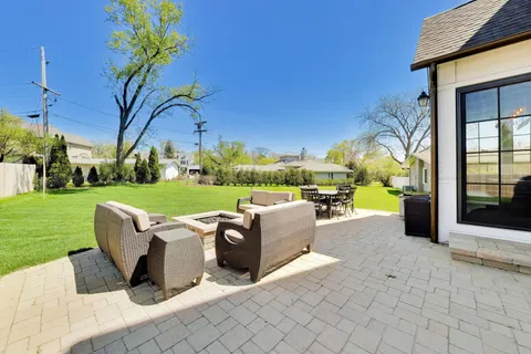 $1,650,000 | 5557 South Stough Street, Hinsdale, IL 60521