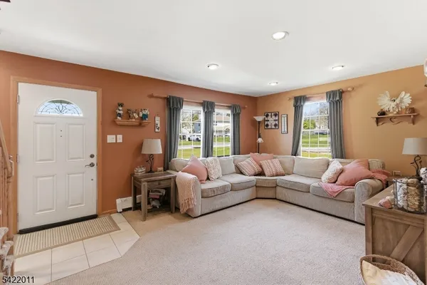 $675,000 | 8 Woodlot Road, Wayne, NJ 07470