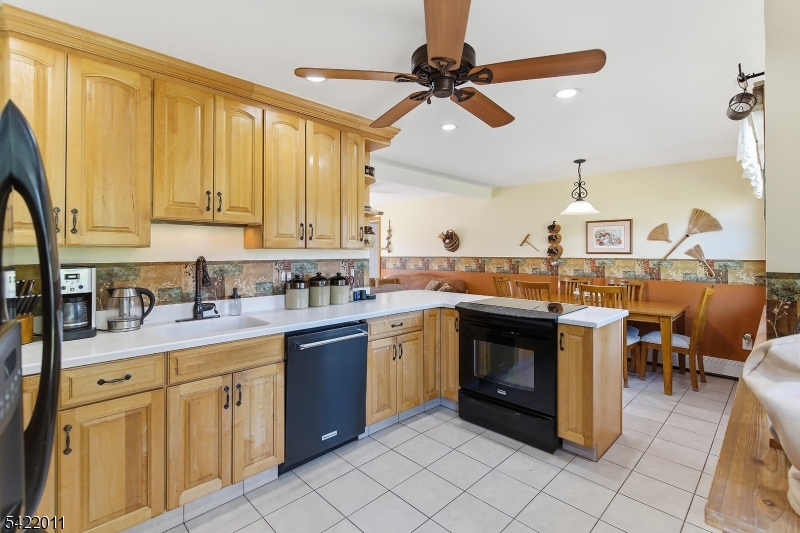 8 Woodlot Road Wayne, NJ 07470 - Photo 4 of 17