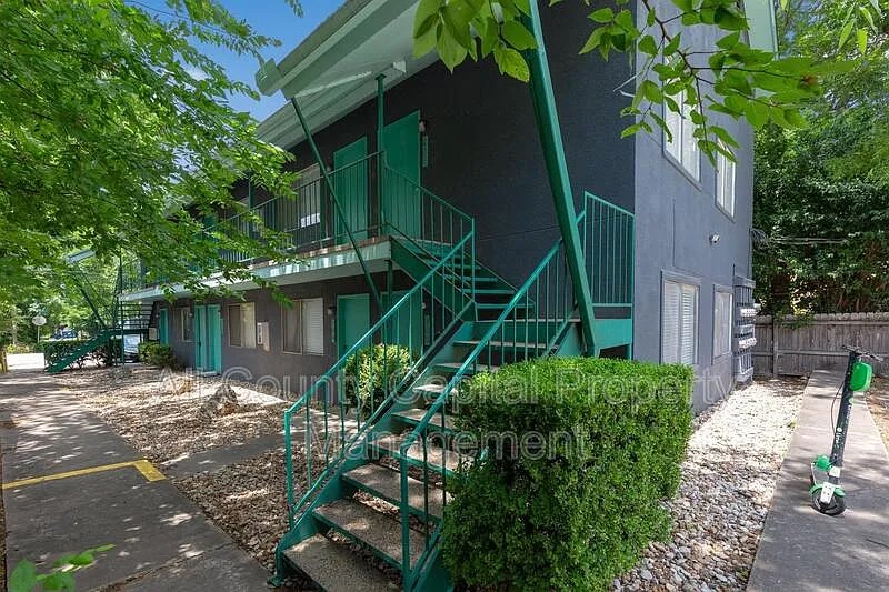 502 West 35th Street, Unit 202 Austin, TX 78705 - Photo 1 of 9