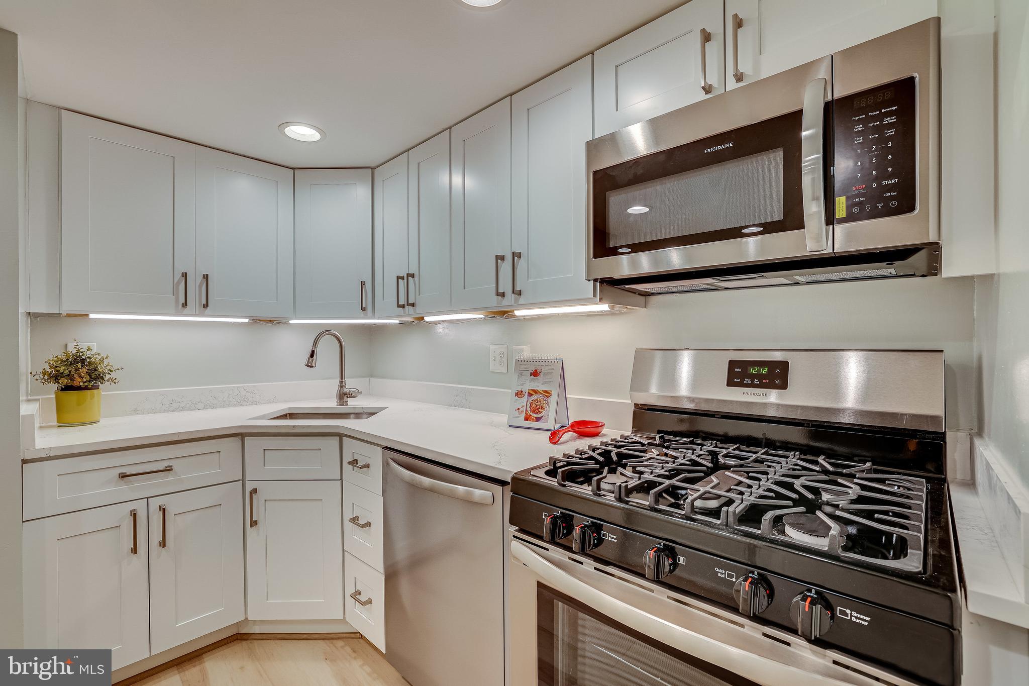 1556 Northgate Square, Unit 22B Reston, VA 20190 - Photo 6 of 34 Light changing under cabinet lighting