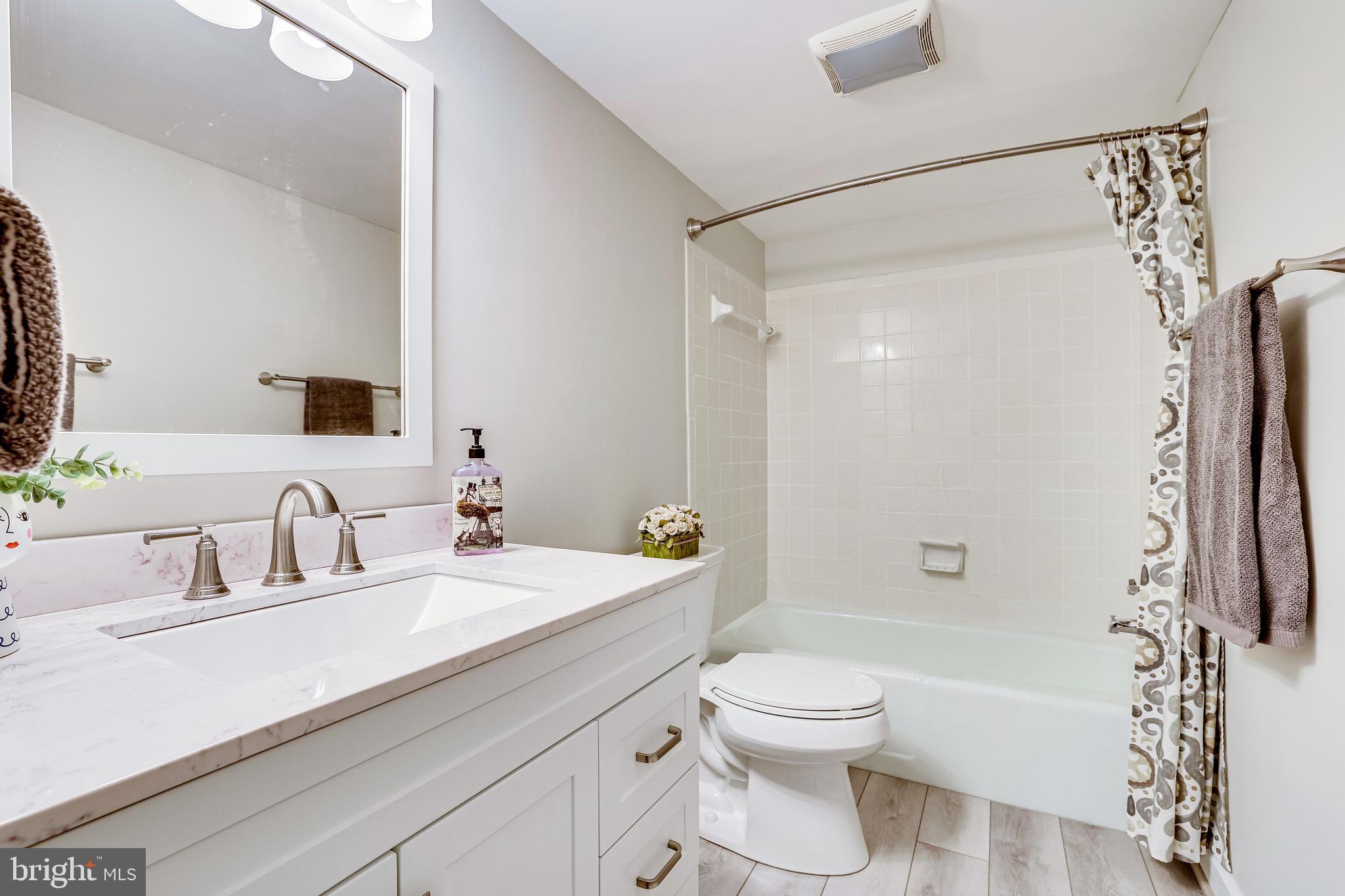 1556 Northgate Square, Unit 22B Reston, VA 20190 - Photo 10 of 34 Large and beautifully updated bathroom