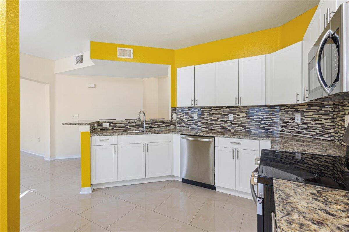 110 Southwest Peacock Boulevard, Unit 6101 Port St. Lucie, FL 34986 - Photo 25 of 70 28-GG3A9511