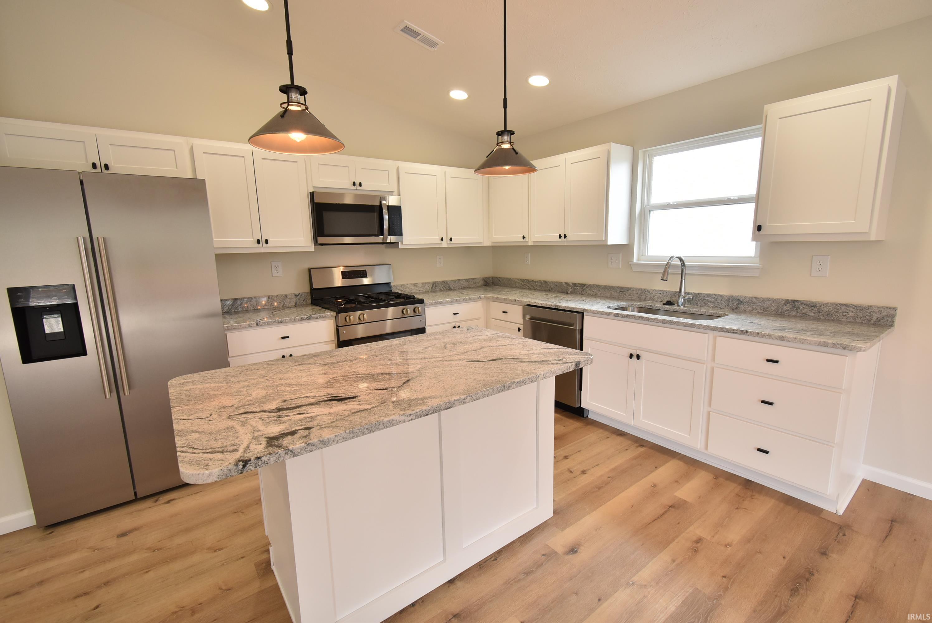 994 East 8th Street Fowler, IN 47944 - Photo 8 of 34