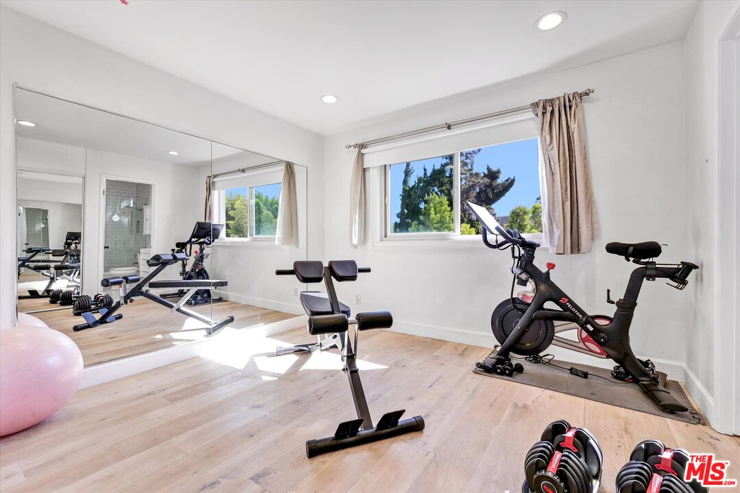 5101 Keli Court Los Angeles, CA 90066 - Photo 24 of 29 a view of a room with gym equipment