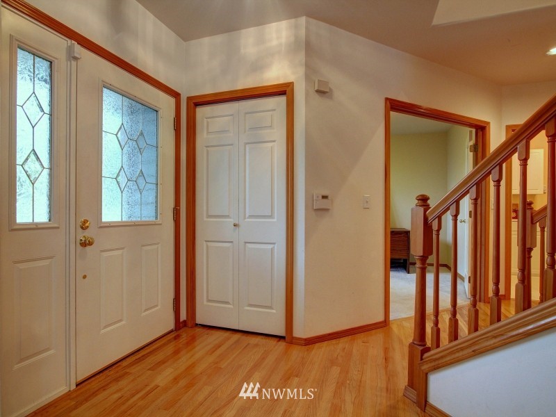 9902 Northeast 155th Street Bothell, WA 98011 - Photo 2 of 15 Gallery Image 2