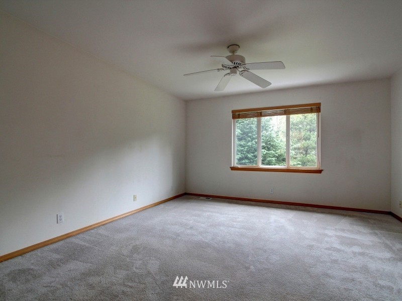 9902 Northeast 155th Street Bothell, WA 98011 - Photo 11 of 15 Gallery Image 11