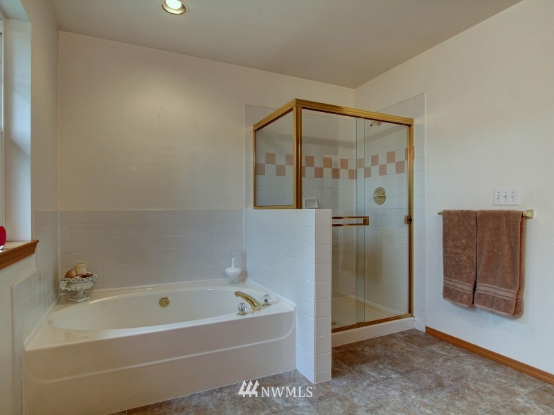 9902 Northeast 155th Street Bothell, WA 98011 - Photo 13 of 15 Gallery Image 13