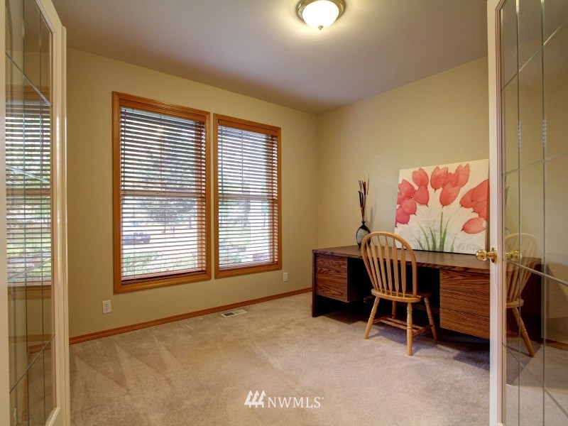 9902 Northeast 155th Street Bothell, WA 98011 - Photo 8 of 15 Gallery Image 8