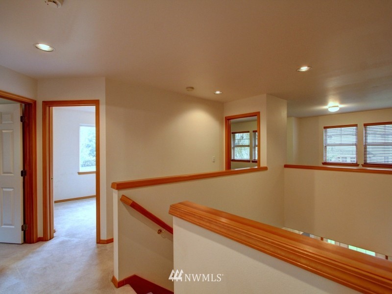 9902 Northeast 155th Street Bothell, WA 98011 - Photo 10 of 15 Gallery Image 10