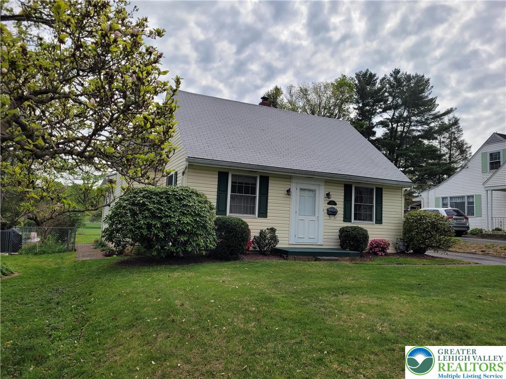 495 Willow Road Hellertown, PA 18055 - Photo 3 of 23 Front left view