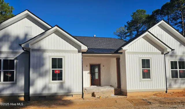 $489,000 | 107 Lancashire Lane, Seven Lakes, NC 27376