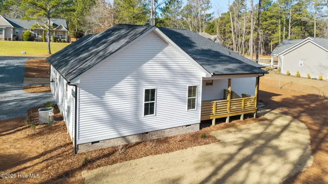 $489,000 | 107 Lancashire Lane, Seven Lakes, NC 27376