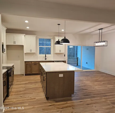 $489,000 | 107 Lancashire Lane, Seven Lakes, NC 27376