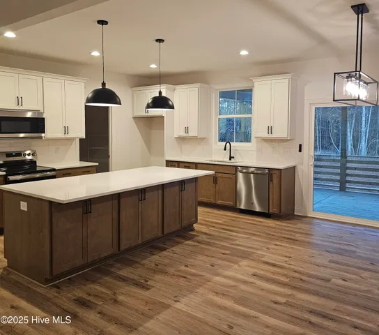 $489,000 | 107 Lancashire Lane, Seven Lakes, NC 27376