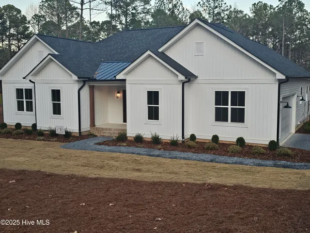 $489,000 | 107 Lancashire Lane, Seven Lakes, NC 27376