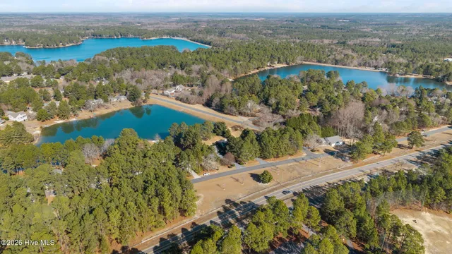 $489,000 | 107 Lancashire Lane, Seven Lakes, NC 27376
