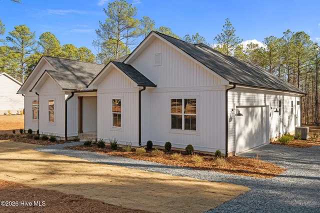 $489,000 | 107 Lancashire Lane, Seven Lakes, NC 27376