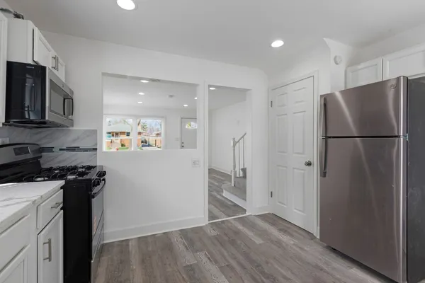 $299,999 | 519 Bellwood Avenue, Bellwood, IL 60104