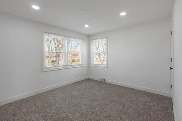 $299,999 | 519 Bellwood Avenue, Bellwood, IL 60104