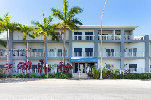 $319,000 | 2734 Bird Avenue, Unit 310, Miami, FL 33133