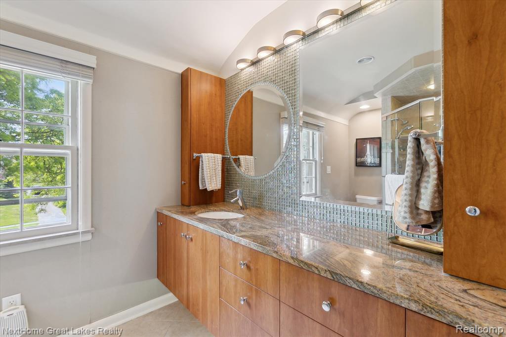 1831 Hampden Road Flint, MI 48503 - Photo 29 of 53