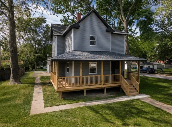 $179,900 | 220 West Bennett Street, Pontiac, IL 61764