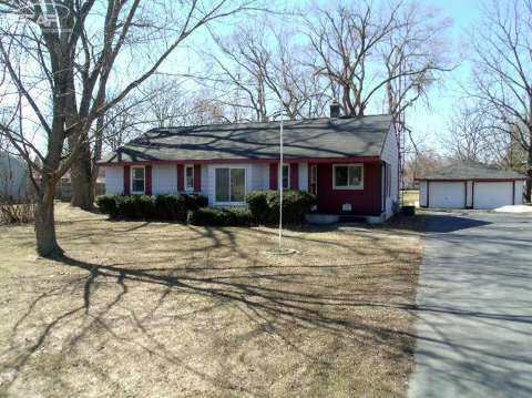 4324 Van Slyke Road Flint, MI 48507 - Photo 33 of 41 20428128-35.JPG