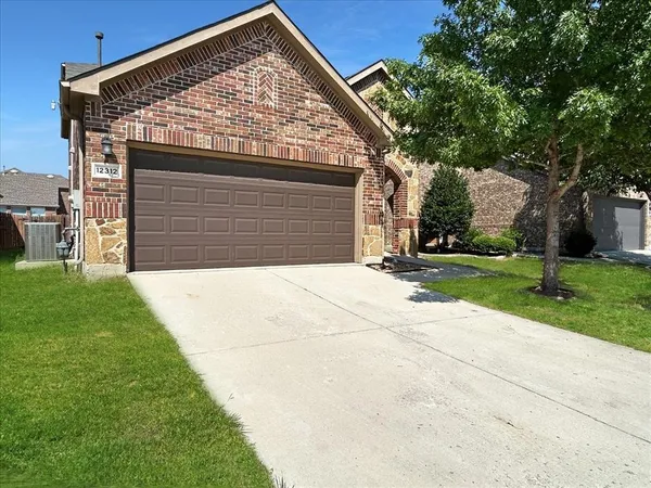 $2,550 | 12312 Walden Wood Drive, Fort Worth, TX 76244