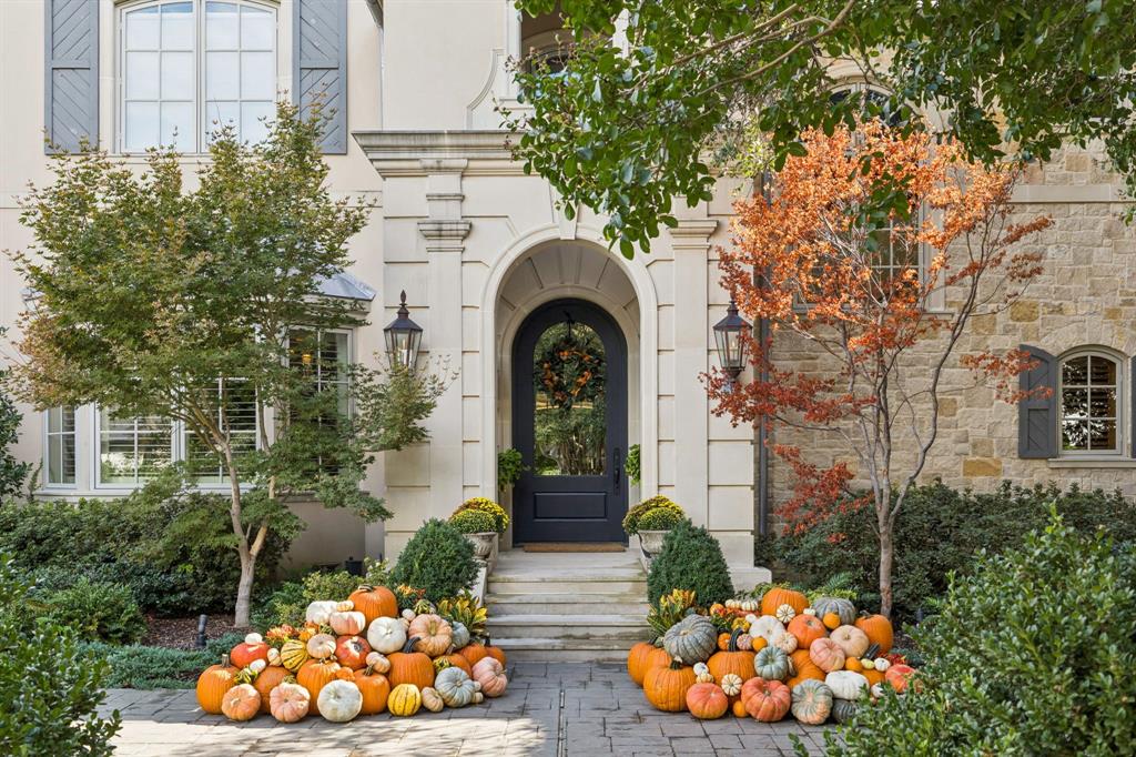 10342 Woodford Drive Dallas, TX 75229 - Photo 1 of 40