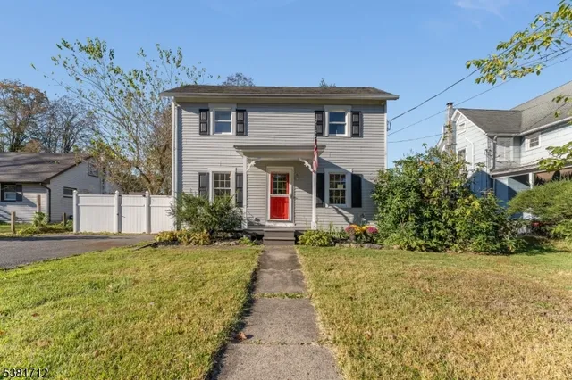 $325,000 | 37 Decatur Street, Columbia, NJ 07832